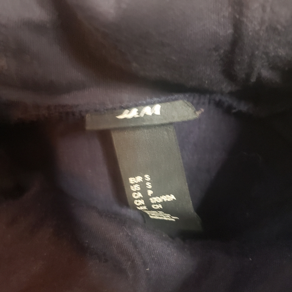 H&M wave cowlneck sweatshirt - Picture 2 of 6